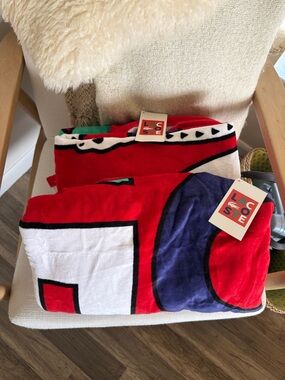 Lacoste Graphic Red & White Beach Towel Giant set of 2! New!